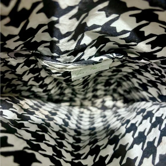 Vera Bradley black and white hipster Crossbody purse - Picture 4 of 4